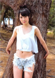 Takayanagi Akane 1st photobook – Churi (4).jpg