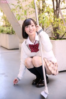 momoisakura_pic_seifuku1_073.jpg