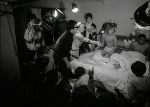 Funeral parade of Roses.mkv_snapshot_00.29.33_[2021.05.11_11.33.50].jpg