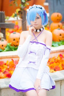 046_e_Emilia_cosplay_2.jpg