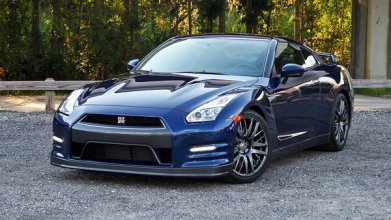 2015-nissan-gt-r---driven_600x0w.jpg